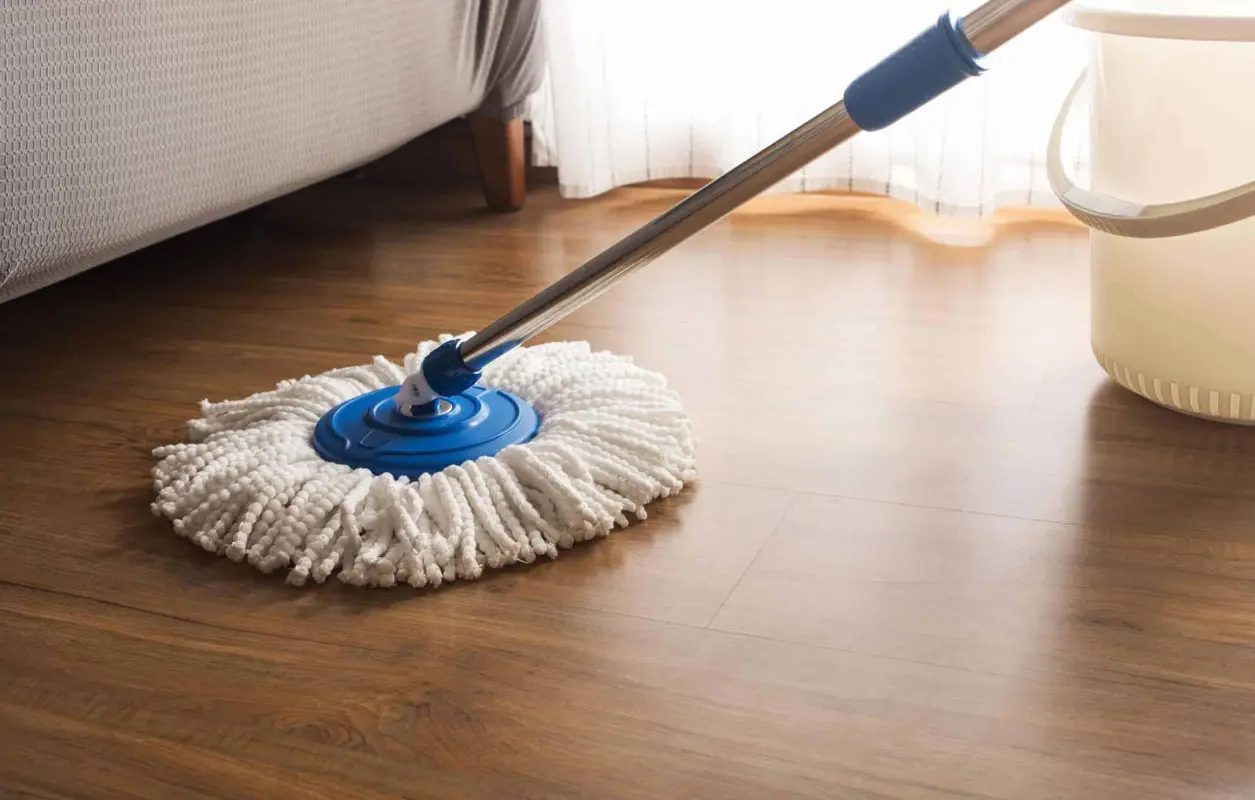 5 Bí Quyết Giữ Nhà Khô Thoáng Dù Trời Nồm Ẩm Bat mi cac loai nuoc lau san go chuyen dung hang dau